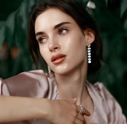 Серьги со стразами Голливудская дорожка белый в золоте купить недорого в интернет магазине Beauty Prof с доставкой по Хабаровску и регионам России